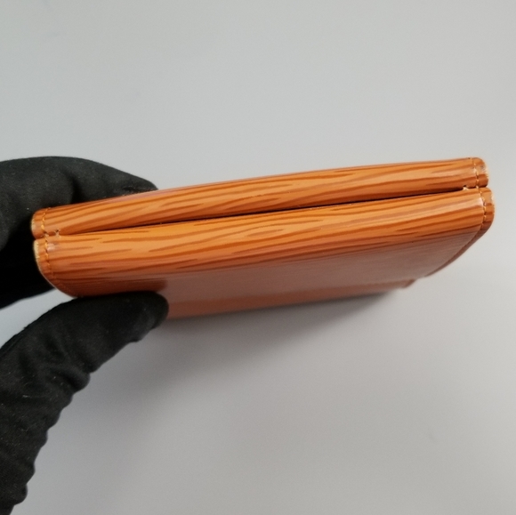 LOUIS VUITTON Classic Elise Men's Epi Bifold Wallet - Picture 3 of 16